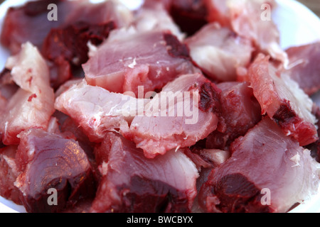 Thunfisch-Fleisch schneiden in Stücke Albacore rotes Fleisch Stockfoto