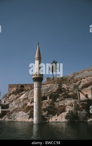 Euphrat mit Savasan Dorf überschwemmt von der GAP-Projekt Birecik dam, oberen Mesopotamien, Provinz Şanlıurfa, Türkei Stockfoto