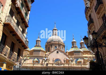 Kathedrale von El Pilar in Zaragoza Stadt Spanien anzeigen von Alfonso Straße Stockfoto