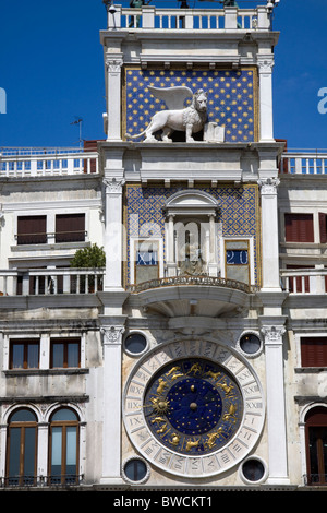 Renaissance Uhrturm in St Mark's Square - Venedig Stockfoto