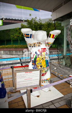 United Buddy Bear Statue in Kowloon Stockfoto