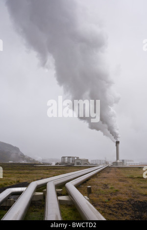 Nesjavellir geothermischen Kraftwerk, Südisland. Es produziert Strom und Pumpen Warmwasser für den Großraum Reykjavík. Stockfoto