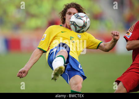 Renan von Brasilien setzt auf den Ball während einer FIFA U-20 World Cup Viertelfinale Fußballspiel gegen Deutschland 10. Oktober 2009 zu klären Stockfoto