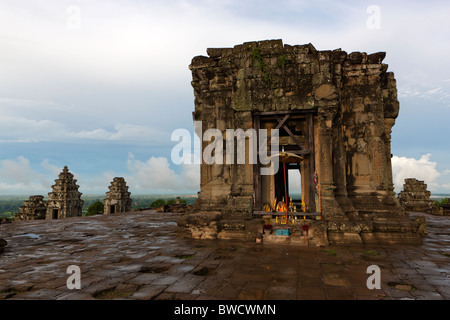 Phnom Bakheng aus dem späten 9. und frühen 10. Jahrhundert, Angkor, UNESCO-Weltkulturerbe, Kambodscha, Indochina, Südmarokko Stockfoto