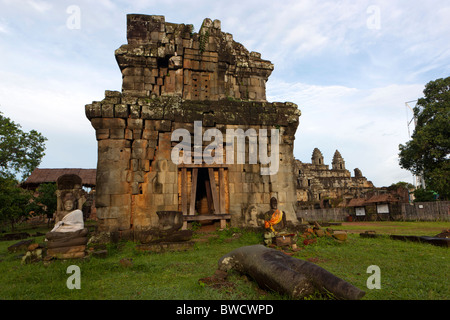 Phnom Bakheng aus dem späten 9. und frühen 10. Jahrhundert, Angkor, UNESCO-Weltkulturerbe, Kambodscha, Indochina, Südmarokko Stockfoto