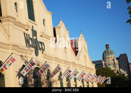 Das Workshop-Einkaufszentrum mit Rathaus im Hintergrund, Durban, KwaZulu-Natal, Südafrika Stockfoto