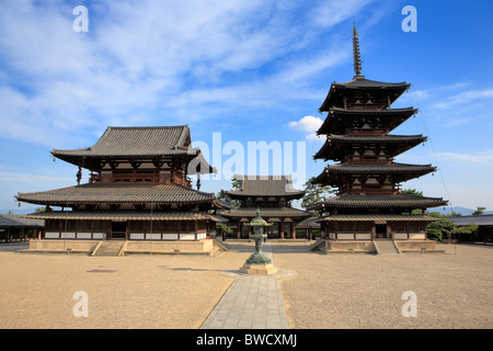 Kondo (700) und Pagode (693), Horyu-Ji, Ikaruga (in der Nähe von Nara), Japan Stockfoto