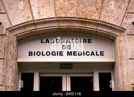 Melden Sie für Medizinische Molekularbiologie in der Stadt Blois im Loire-Tal in der Mitte Region Frankreich Europa Stockfoto