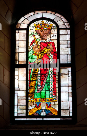 BERÜHMTE GLAS FENSTER ZEIGT KÖNIG DAVID, AUGSBURGER DOM UNSERER LIEBEN FRAU KIRCHE, AUGSBURG, BAYERN, DEUTSCHLAND Stockfoto