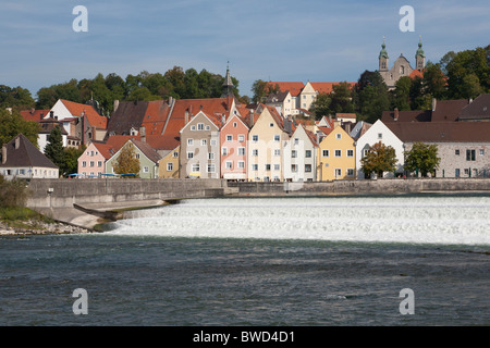 LECHWEHR WEIR, STADTBILD, AM LECH, LANDSBERG AM LECH, BAYERN, DEUTSCHLAND Stockfoto