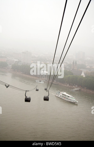 Rheinseilbahn Koblenz Seilbahn entfernt, im Nebel, Deutschland Stockfoto