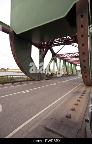 Rollende Hubbrücke (Bascule) zwischen Osten Float & West schweben auf dem Mersey Docks, Birkenhead, Wirral, UK Stockfoto