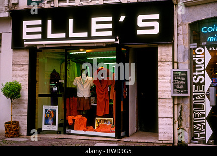 Der ELLE Fashion Boutique, Mode Boutique, Kleidung Shop, kleidung shop, verkauf von Kleidung, Französische Baskenland, Hauptstadt, Bayonne, Frankreich Stockfoto