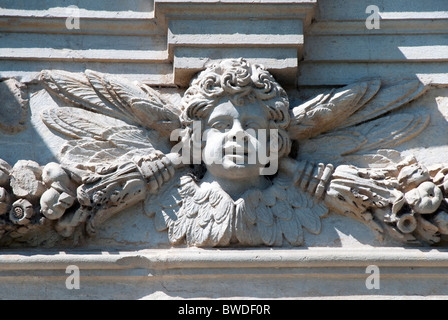 Detail aus der Fassade von Santa Maria della Consolazione, Todi, Umbrien, Italien Stockfoto