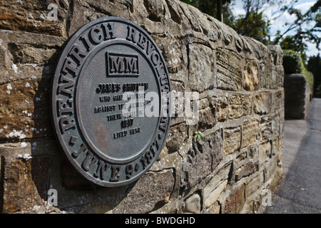 Tafel zum Gedenken an die Pentrich Revolution, Pentrich Dorf, Amber Valley, Derbyshire, England Stockfoto