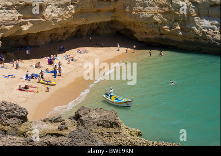 Portugal, Algarve, in der Nähe von Armacao de Pera, Albandeira Strand Stockfoto