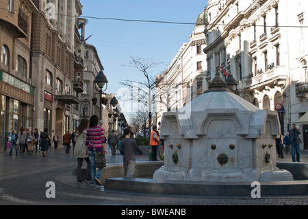 Brunnen in der Mitte der Knez Mihailova Straße, Belgrad, Serbien Stockfoto