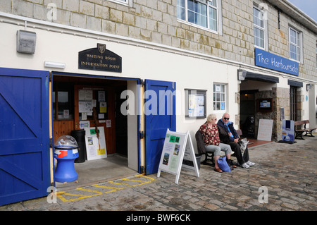 Der Hafen am Kai bei Hugh Town, St.Mary's,Isles of Scilly, Großbritannien Stockfoto