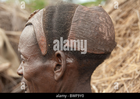 Porträt eines Mannes Harmer mit traditionellen Frisur aus Lehm, Omo-Tal, Südliches Äthiopien gemacht Stockfoto