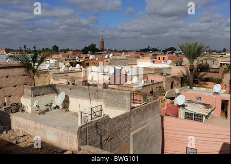 Ein Blick über die Dächer von Marrakesch Medina alte befestigte Stadt Marokko aus dem Palais Badii Stockfoto