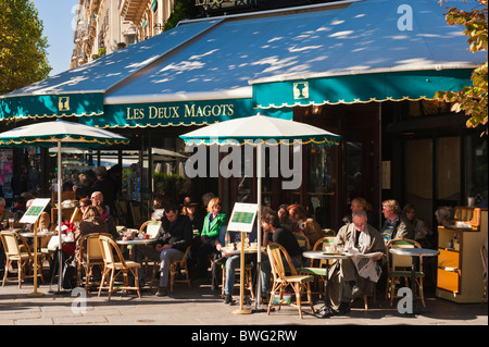 Café Les Deux Magots, Saint Germain des Prés, Paris, Frankreich Stockfoto