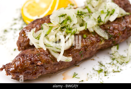 gehackte Hammelfleisch Koteletts gebraten am Spieß, Makro Stockfoto