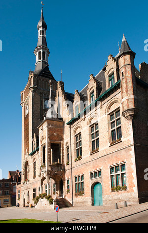 Rathaus und der Glockenturm von Bailleul, Frankreich Stockfoto