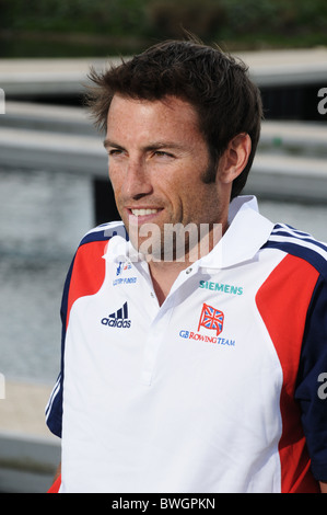 Mark Hunter MBE Olympiasiegerin am Dorney Lake die GB Rudern Veranstaltungsort 2012 Olympics an der Startlinie Stockfoto