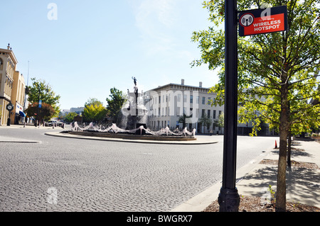 WLAN Hotspot melden in der Innenstadt der Stadt. Stockfoto