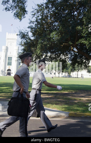 Kadetten in der Citadel Military College of South Carolina, Charleston SC USA Wandern Stockfoto