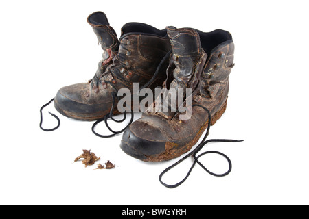 Paar alte schlammig braun Wandern, Walken, Wandern Stiefel getragen Stockfoto