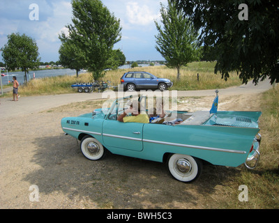 1960er Jahre Amphicar auf dem trockenen Stockfoto