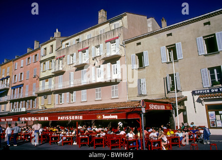 Konditorei Senequier Café, Quai Jean Jaures, Uferpromenade, Stadt von Saint-Tropez, Saint-Tropez, Côte d ' Azur, Cote d ' Azur, Frankreich, Europa Stockfoto