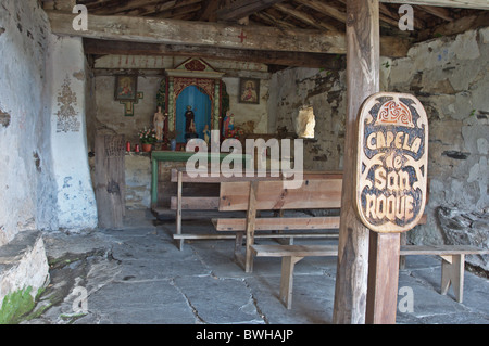 Kleine alte Kapelle in den Bergen Courel. Vilar, Lugo, Galicien, Spanien. Stockfoto