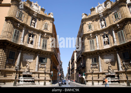 Quattro Canti Platz, Hauptkreuzung der Stadt, Fassaden mit Schutzpatrone und Brunnen, Palermo, Sizilien, Italien, Europa Stockfoto