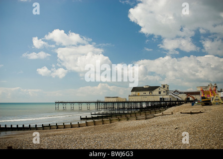 Bognor Regis Strand und Pier bei Ebbe, West Sussex, UK Stockfoto