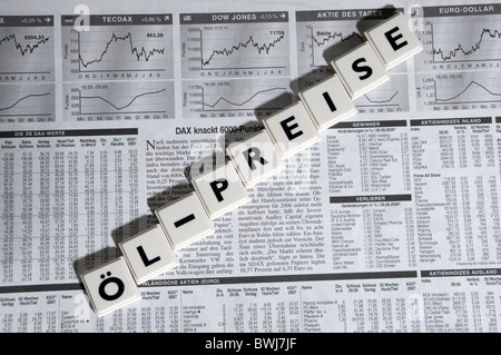 Öl Preis Öl Symbol Öl Öl Preise Steinen Zeitung Scrabble Buchstaben Finanzen finanzieren Zeitung Wirtschaft q Stockfoto