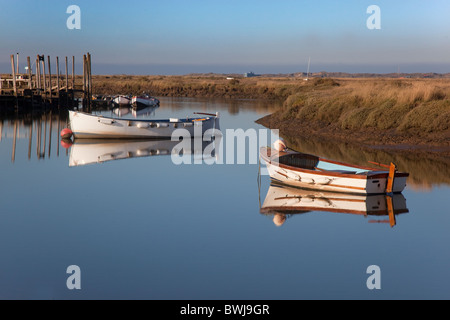 Morston Kai Norfolk in Richtung Blakeney Point Stockfoto