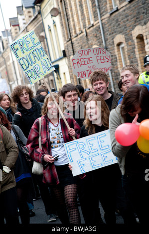 Universität, Hochschule und Schule, Studenten protestieren gegen die Regierung Kürzungen der Hochschulfinanzierung in Aberystwyth UK Stockfoto