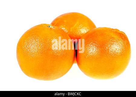 drei Saft-Orangen isoliert auf weißem Hintergrund Stockfoto