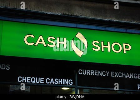 Cash-Shop im City centre uk Stockfoto