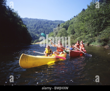 Familie Fluss Doubs Kanu Freizeit Sommer Wassersport Wassersport, Paddel Boot Kanton Jura Großbrit Stockfoto
