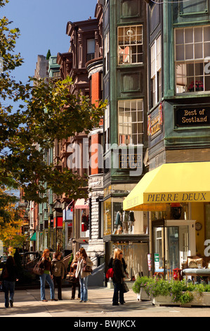 Boston Newbury Street einkaufen shopping Straße Person Fußgängerzone Geschäfte Umgang speichert shopping Wohnheimen Stockfoto