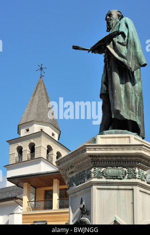 Statue des Malers Tizian / Tiziano Vecelli / Tiziano Vecellio in Pieve di Cadore, Dolomiten, Italien Stockfoto