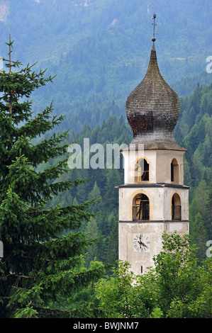 Kirche, Turm von Mareson, Zoldo Alto in den Dolomiten, Italien Stockfoto