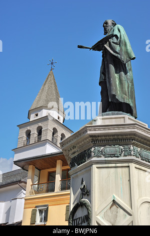 Statue des Malers Tizian / Tiziano Vecelli / Tiziano Vecellio in Pieve di Cadore, Dolomiten, Italien Stockfoto