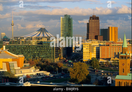 Europa, Deutschland, Berlin, Ansicht des Potsdamer Platzes mit Philharmonie, Kulturforum und Sankt-Matthaeuskirche Stockfoto