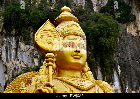 Die hohen Murugan steht die Treppe klettern den Batu-Höhlen in der Nähe von Kuala Lumpur, Malaysia Stockfoto