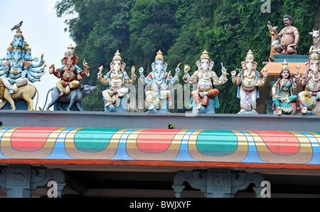 Hindu-Götter Götzen am Tempel von Batu Caves, Kuala Lumpur, Malaysia, Asien vertreten Stockfoto