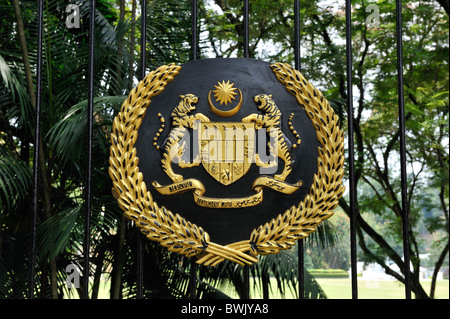 Das königliche Wappen auf den Zaun, der Istana Negara (Nationalpalast